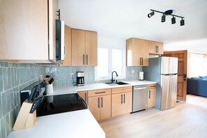 Fridge, microwave, oven, stovetop