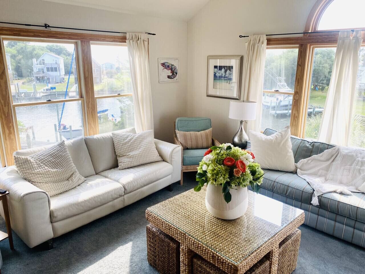 Télévision, cheminée, jeux vidéo, table de tennis de table