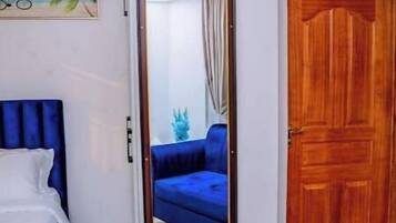 1 bedroom, internet, bed sheets