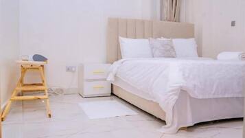 1 bedroom, internet, bed sheets