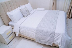 3 bedrooms, internet, bed sheets
