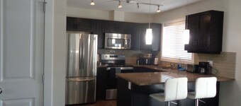 Cozy Furnished Townhome in South Edmonton, near shops etc.