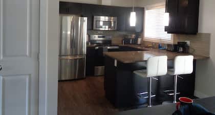 Cozy Furnished Townhome in South Edmonton, near shops etc.