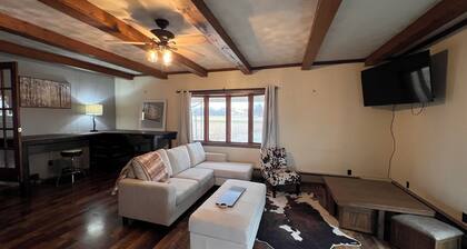 Family-friendly three bedroom home on S US 41 in Vigo County; Terre Haute, IN.