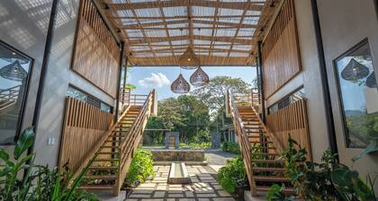 Nanku Coyote - Luxurious Beachfront Home w/ 8 Private Bedrooms and Infinity Pool