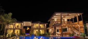 Nanku Coyote - Luxurious Beachfront Home w/ 8 Private Bedrooms and Infinity Pool