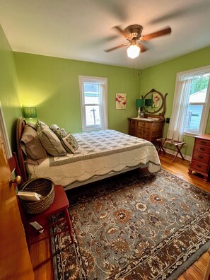 2 bedrooms, desk, iron/ironing board, travel cot