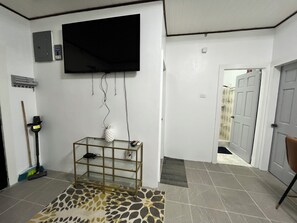 Interior - Adorable 2-bedroom house with AC in Great Diamond (Great Diamond)