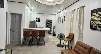 Adorable 2-bedroom house with AC in Great Diamond