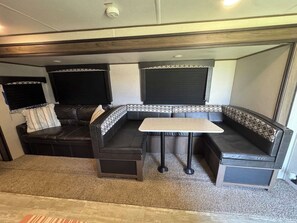 Immagine non classificata, 4 di 12, pulsante