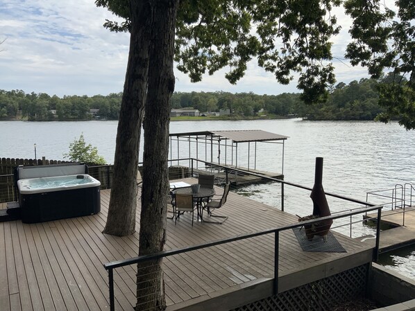 Terrace/patio - Lake days, cozy nights, unforgettable memories (Hot Springs)