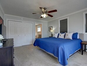 4 slaapkamers, een strijkplank/strijkijzer, gratis wifi, beddengoed