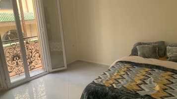 3 quartos, berço de viagem, Wi-Fi de cortesia, roupa de cama