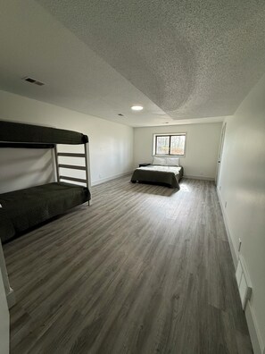 5 bedrooms, free WiFi