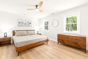 4 quartos, Wi-Fi de cortesia, roupa de cama