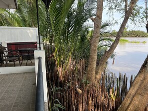 Shared Dormitory, 1 Bedroom, Accessible, Smoking | Living area