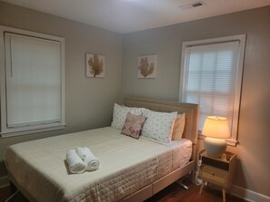 2 bedrooms, iron/ironing board, WiFi, bed sheets