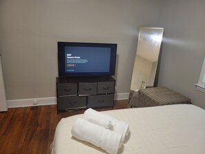 2 bedrooms, iron/ironing board, WiFi, bed sheets