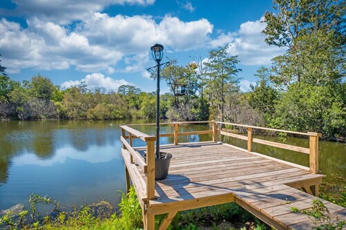 Lakefront Home with Outdoor Pool Table, Firepit, and Grill in Jacksonville