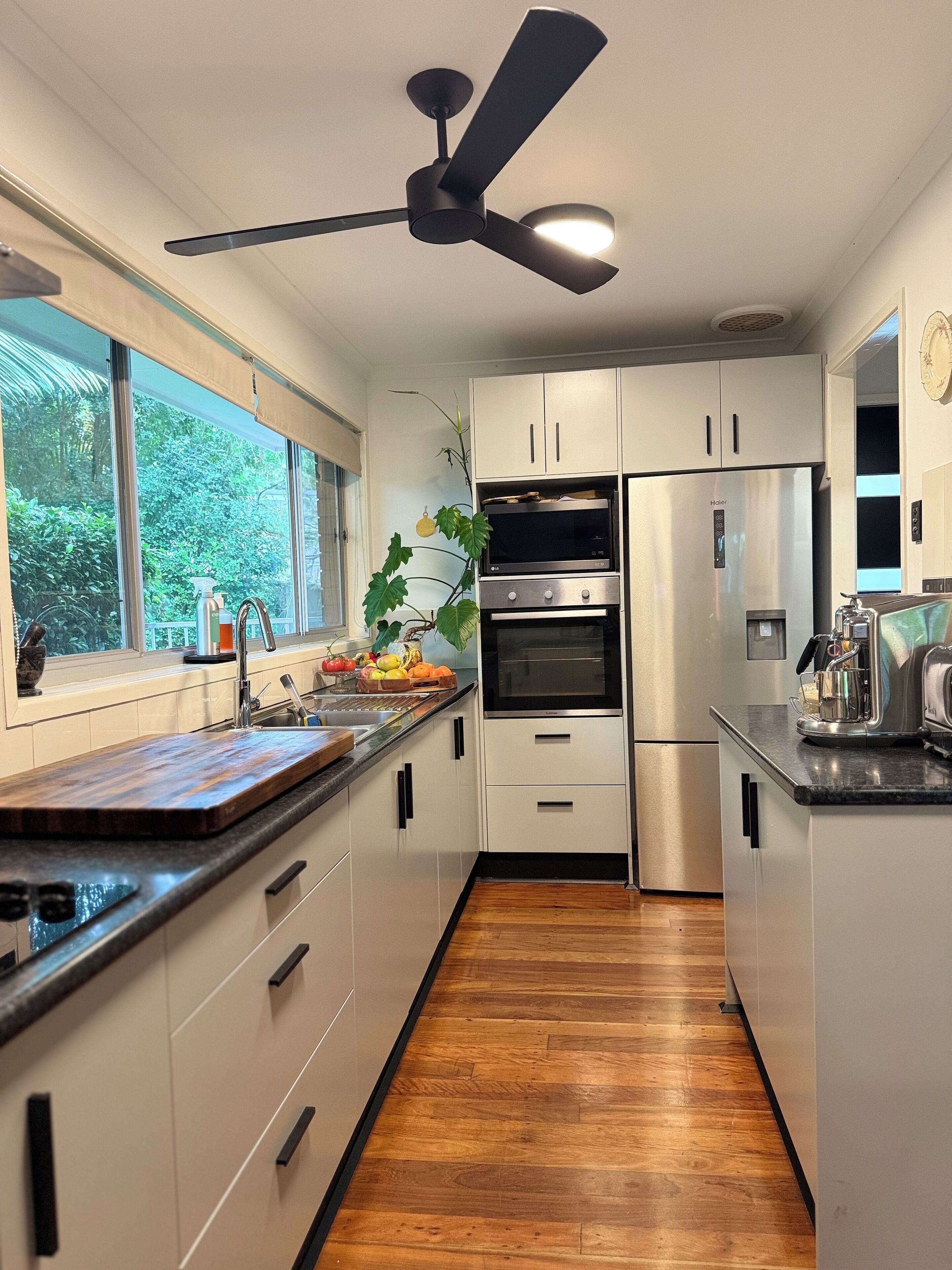 Mikrowelle, Ofen, Herdplatte, Geschirrspüler