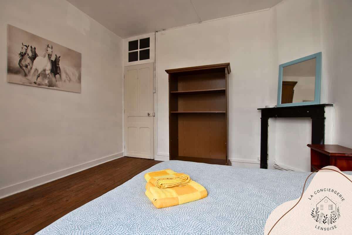 4 chambres, fer et planche à repasser, Wi-Fi, draps fournis