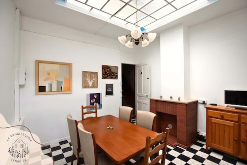 La Brocante  4 ch,  Centre Lens, Cour, Parking, 8p