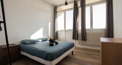 Cosy place d'Armes au 3eme etage