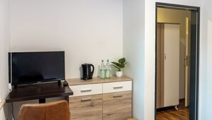 Single Room | Laptop workspace, WiFi (free), bed sheets - Restaurant Hotel Friesdorfer Hof (Bonn)