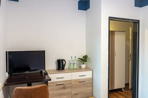 Single Room | Laptop workspace, WiFi (free), bed sheets - Restaurant Motel Friesdorfer Hof (Bonn)