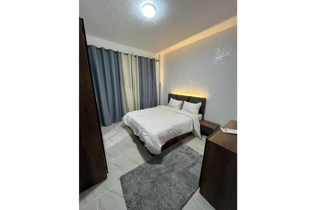 2 多间卧室、WiFi、床单