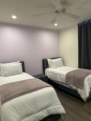 4 bedrooms, iron/ironing board, internet, bed sheets