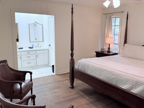 5 slaapkamers, een strijkplank/strijkijzer, wifi, beddengoed