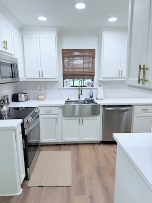 Private kitchen - The Gathering House at the Rez, 5 bedroom (Brandon)
