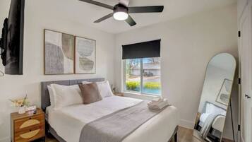 4 bedrooms, iron/ironing board, WiFi, bed sheets