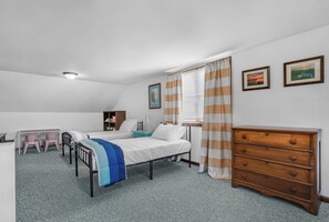 3 bedrooms, free WiFi, bed sheets