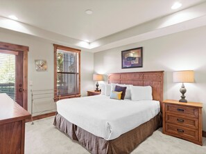 3 Schlafzimmer, Schreibtisch, Bügeleisen/Bügelbrett, kostenloses WLAN