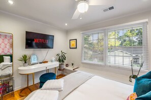 5 bedrooms, desk, iron/ironing board, travel crib