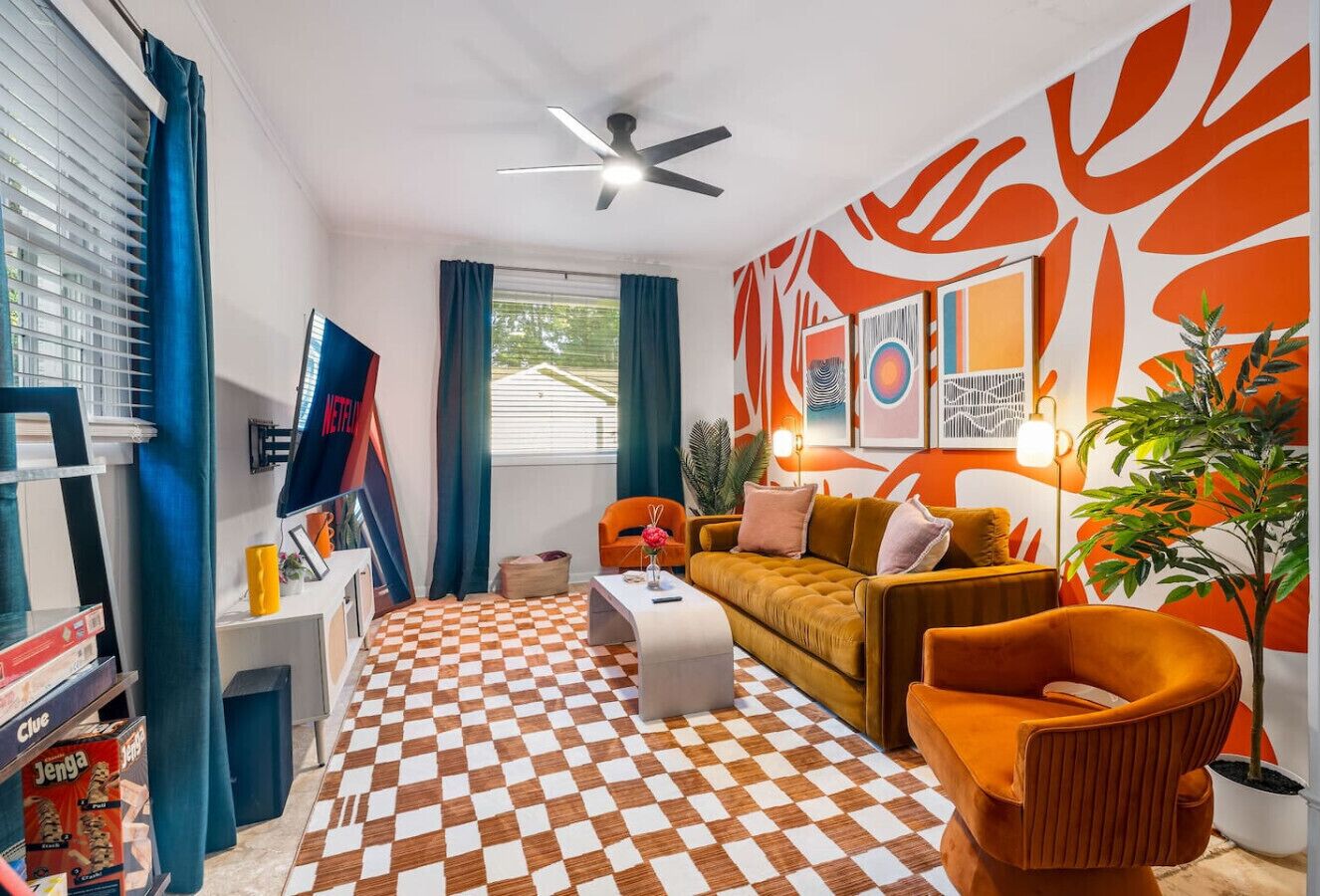 5br Group House | Fire Pit, Movie Deck & Fun Games - Charleston, SC