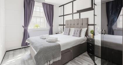 4BR Central London Townhouse Next to Tower Bridge 2 Min Walk to Aldgate Station