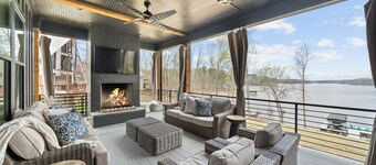 NEW Stunning Lakefront • Heated Pool • Spa • Game Room • Putting Green • Dock