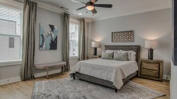 4 bedrooms, desk, iron/ironing board, free WiFi