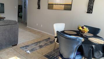 تناول الطعام