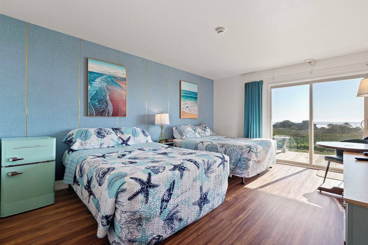 Double Room, 2 Katil Ratu (Queen), Sea View | Meja, ruang kerja komputer riba, Wi-fi percuma 