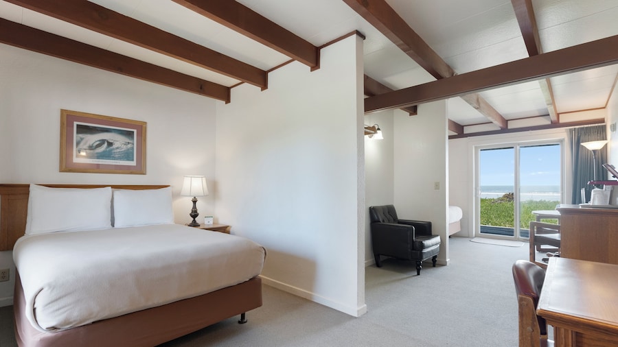 Crescent Beach Motel