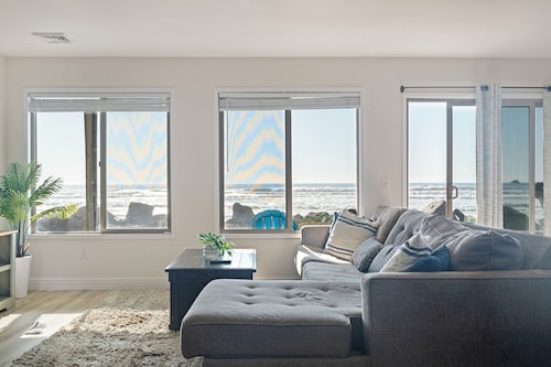 Crescent Beach Motel