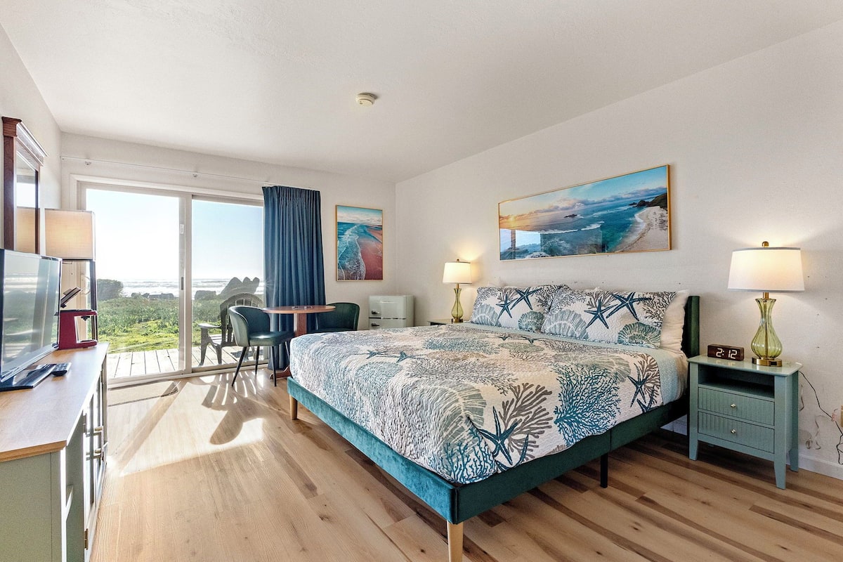 Double Room, 1 Katil Raja (King), Sea View | Meja, ruang kerja komputer riba, Wi-fi percuma 