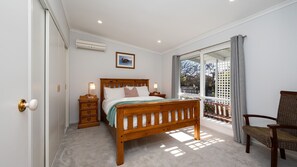 3 bedrooms, iron/ironing board, travel cot, free WiFi