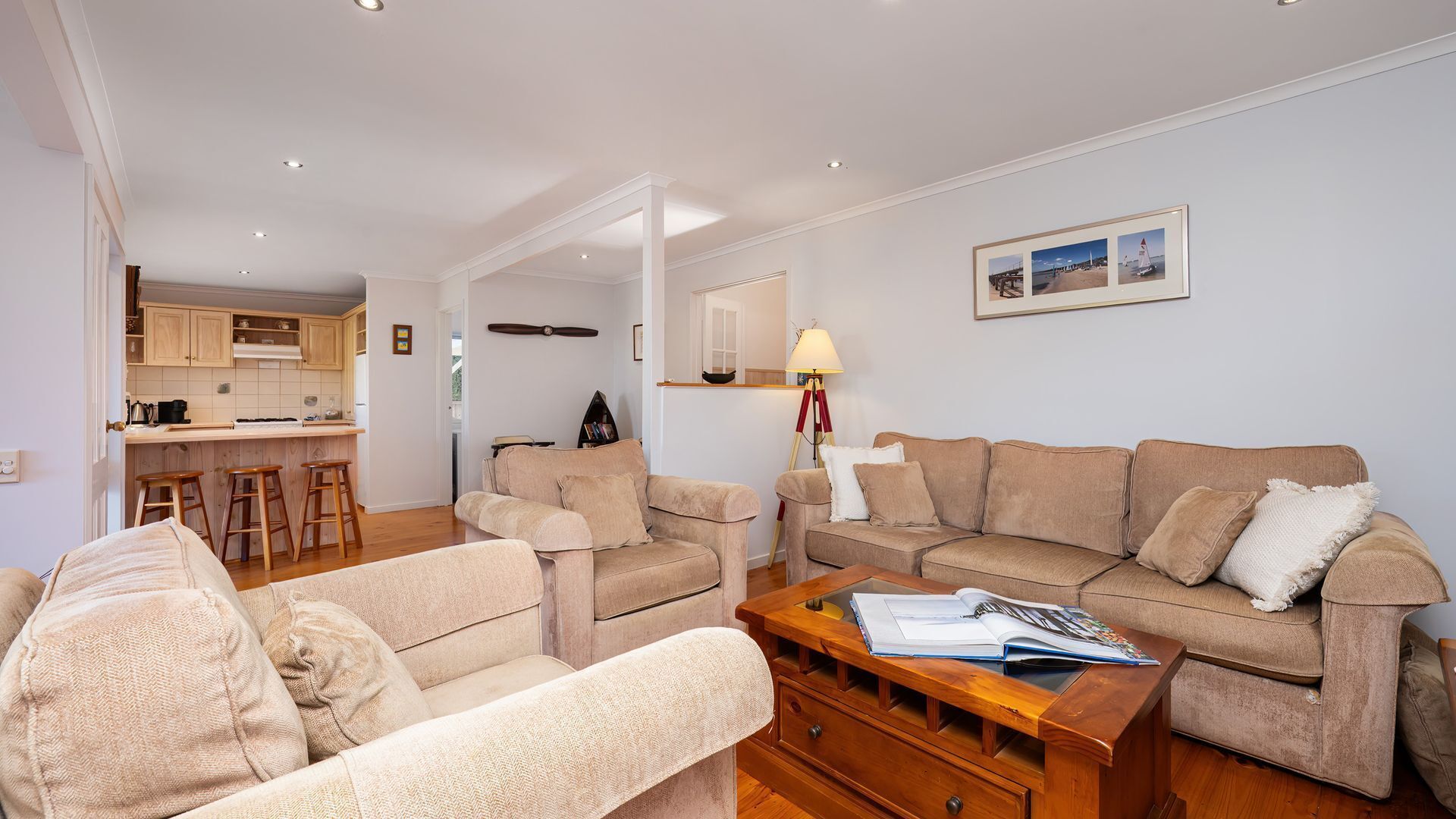 Smart TV, fireplace, books, stereo