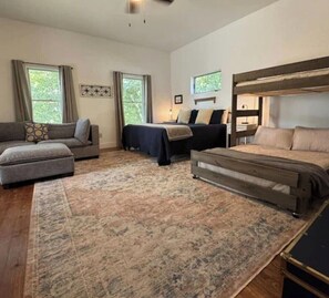 2 bedrooms, iron/ironing board, WiFi, bed sheets