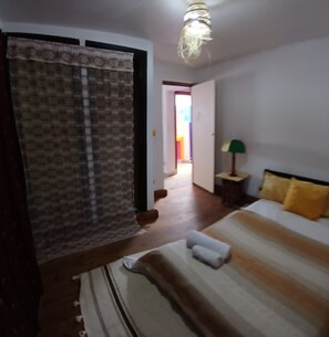 2 bedrooms, iron/ironing board, free WiFi, bed sheets